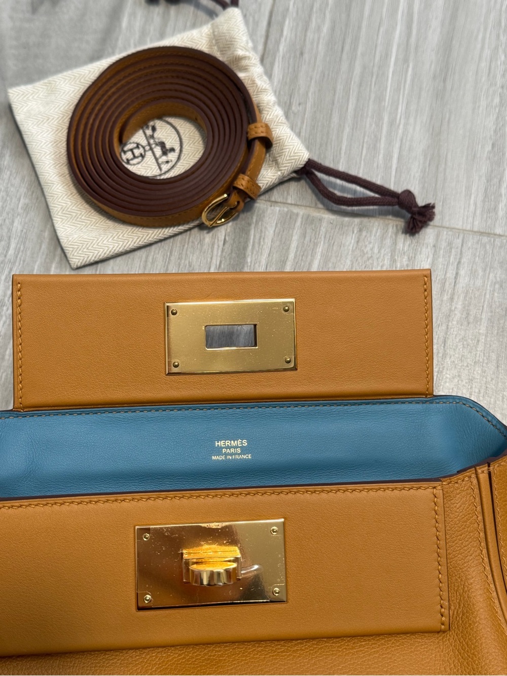 HERMES***100% authentic 24/24 Mini Caramel/ Denim***NIB $10,500 + TAX - Picture 4 of 7